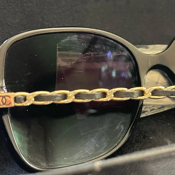 CHANEL Black Sunglasses with Classic Chain Design